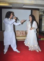 Harish Moyal with His Wife  Meenu Moyal at Harish Moyal wedding anniversary in Mumbai on 21st Nov 2012 (2).jpg